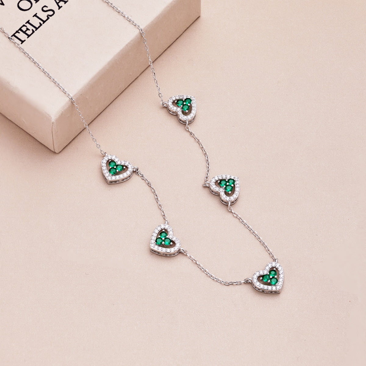 [Elitejewels]Sparkling Five Heart Necklace