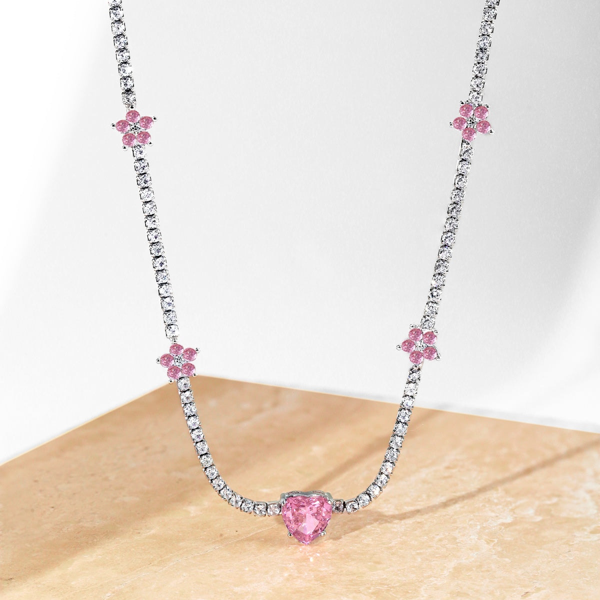 [Elitejewels]Dazzling Pink Heart Flower Necklace