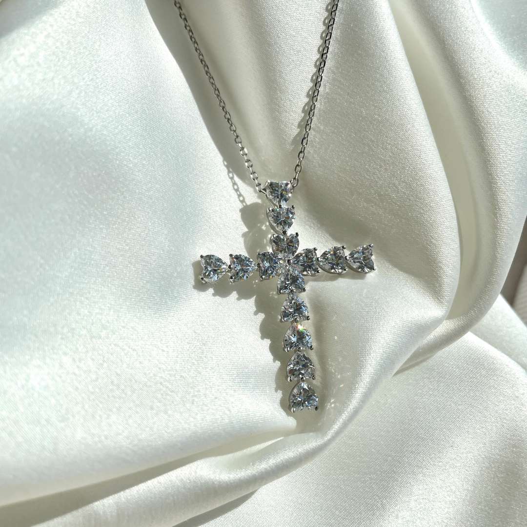 [Elitejewels]Radiant Cross Shape Necklace