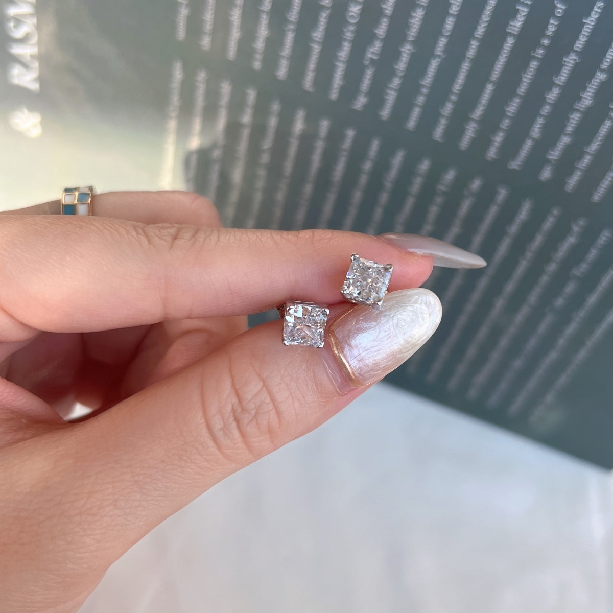 [Elitejewels]1.0 Carat Radiant Princess Cut Wedding Earrings