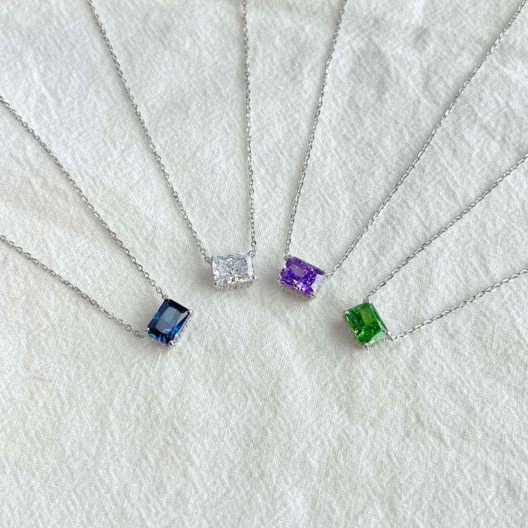 [Elitejewels]Luxurious Square Shape Colorful Necalack