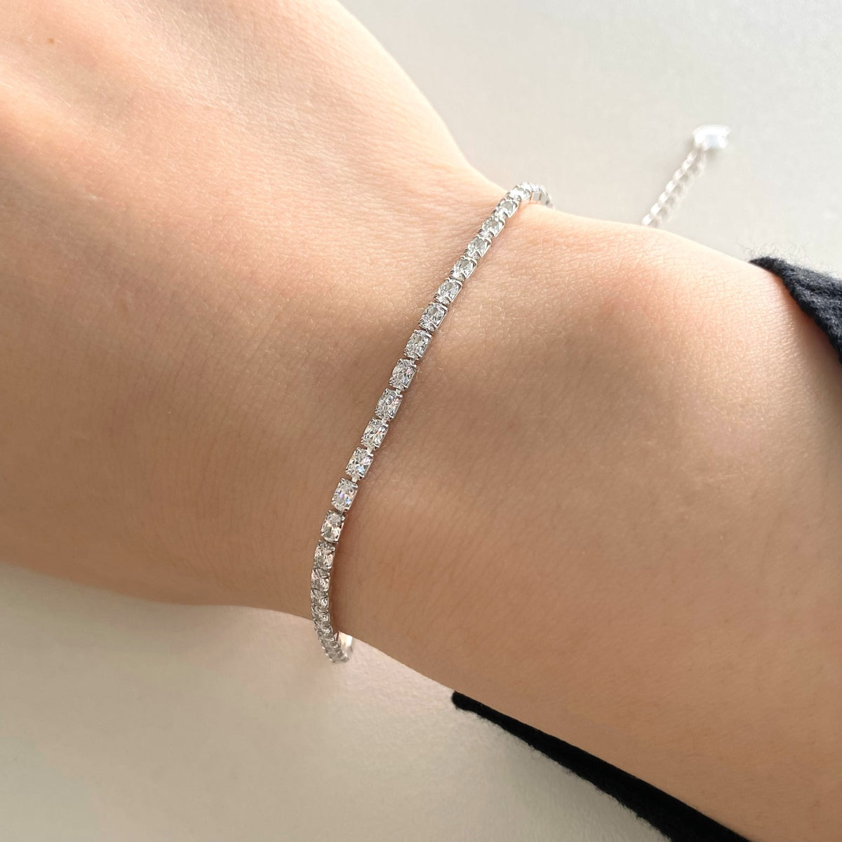 [Elitejewels]Elegant Emerald Cut Daily Bracelet