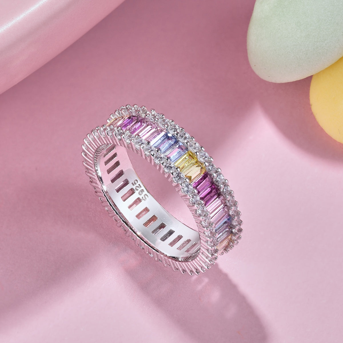 [Elitejewels]Dainty Kaleidoscopic Emerald Cut Daily Ring