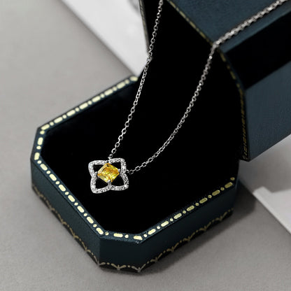 [Elitejewels]Exquisite Flower Shape Princess Cut Necklace