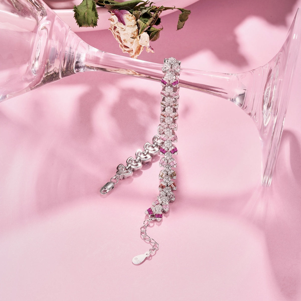 [Elitejewels]Dainty Exquisite Flower Shape Daily Bracelet