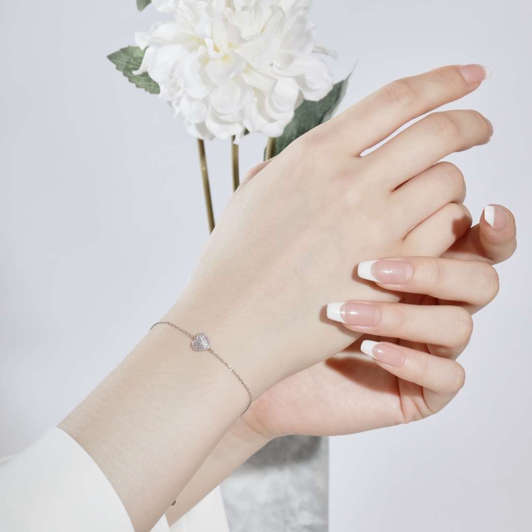 [Elitejewels]Heart-Shaped Gentle and Versatile Bracelet