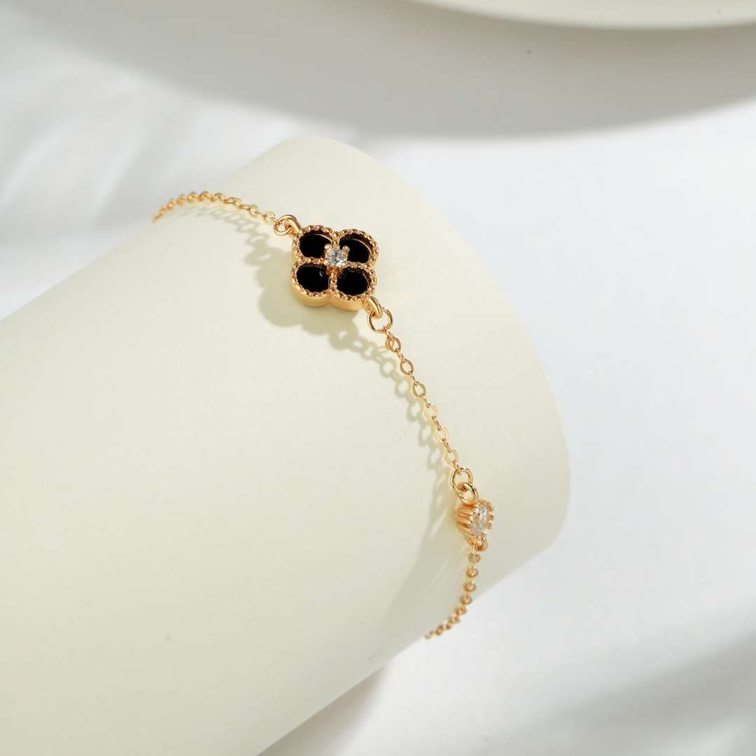 [Elitejewels]Delicate Four Leaf Clover Bracelet