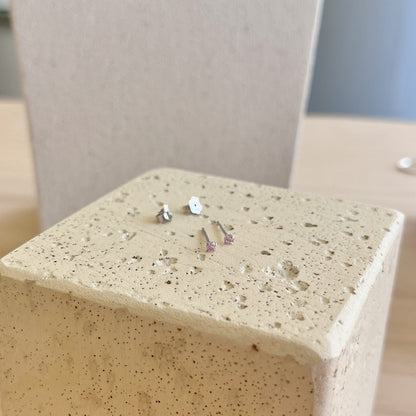 [Elitejewels]Delicate Solitaire Earrings