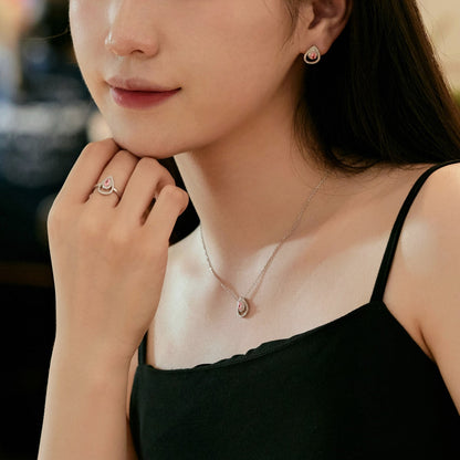 [Elitejewels]Sparkling Pear Cut Necklace