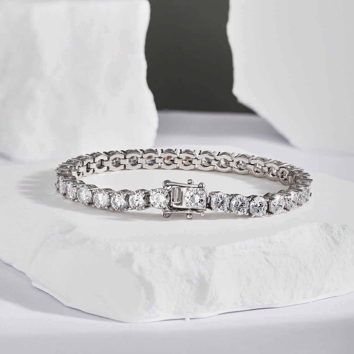 [Elitejewels]Ornate Sparkling Round Cut Wedding Bracelet