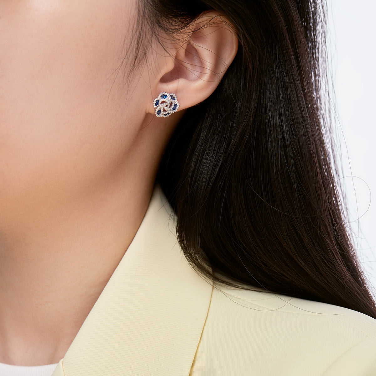 [Elitejewels]Exquisite Flower Shape Daily Earrings