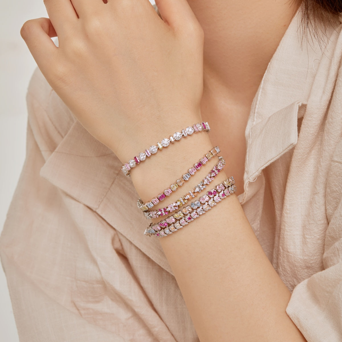 [Elitejewels]Radiant Colorful Round Shape Daily Bracelet