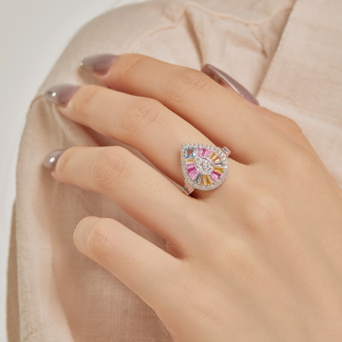 [Elitejewels]Elegant Colorful Water Drop Shape Banquet Ring