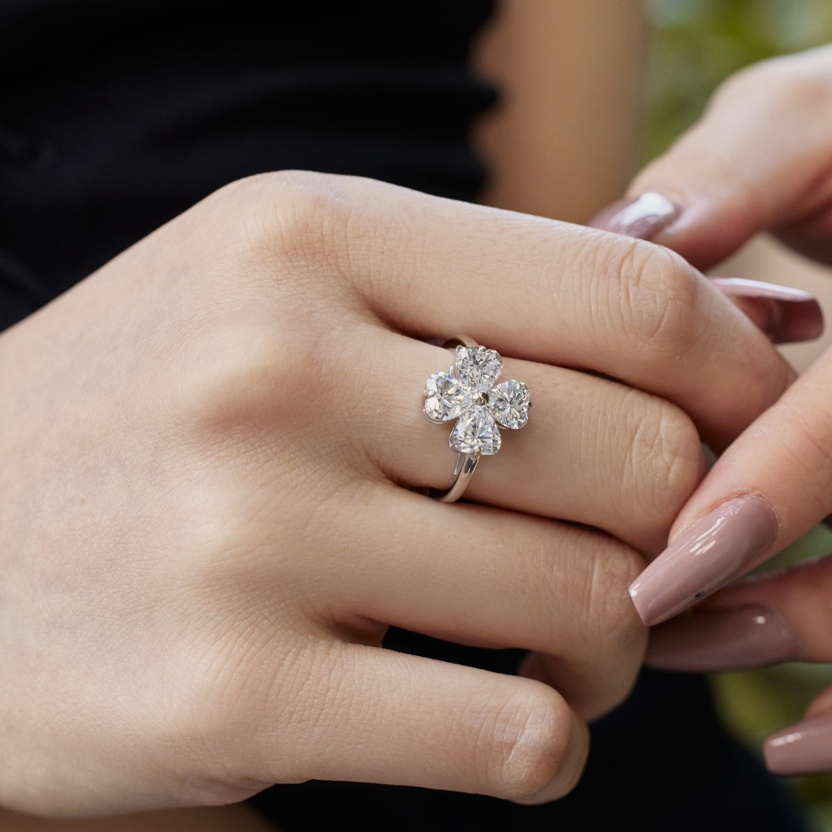 [Elitejewels]Heart-shaped Four-Leaf Clover Ball Ring