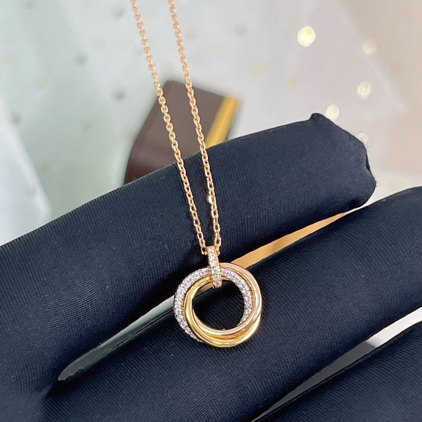 [Elitejewels]TRINITY NECKLACE SILVER GOLD PINK GOLD DIAMONDS