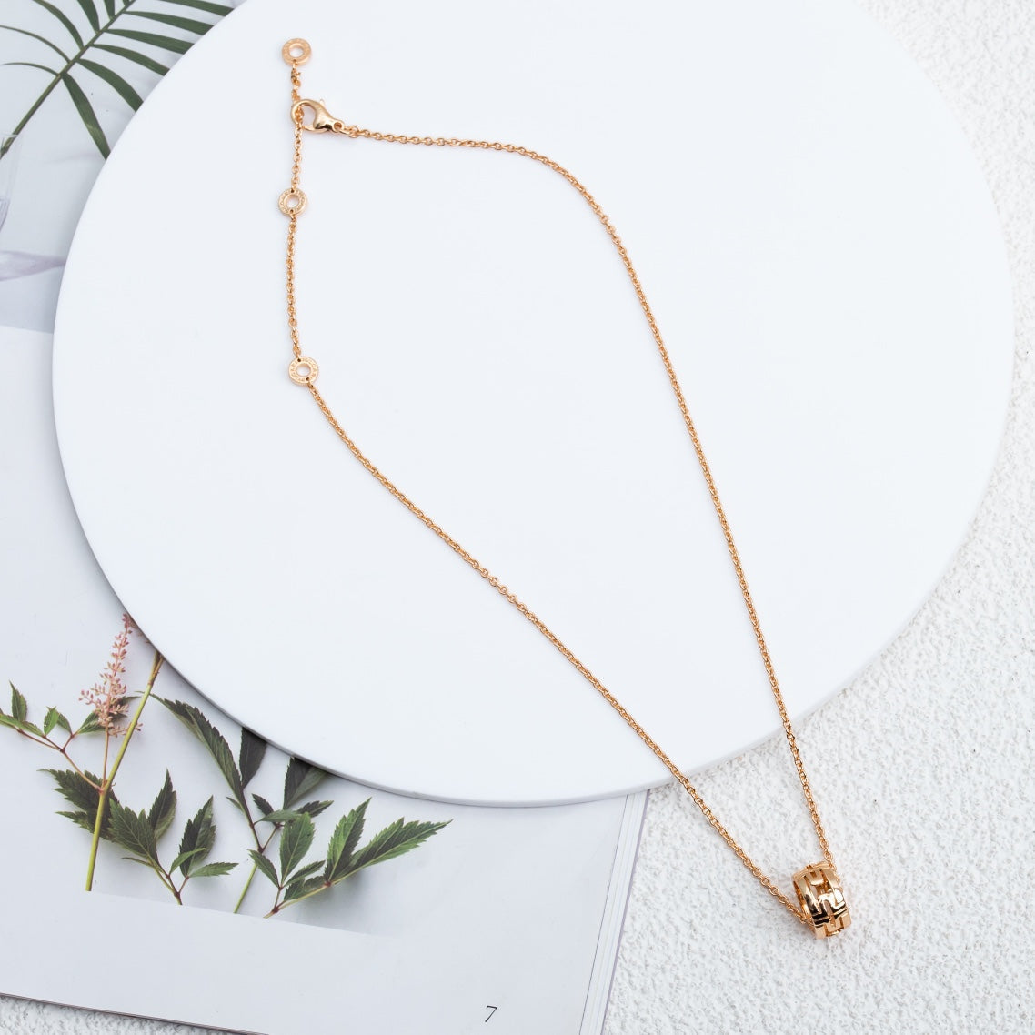 [Elitejewels]PARENTESI NECKLACE PINK GOLD