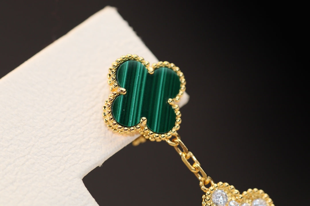 [Elitejewels]CLOVER EARRINGS GOLD MALACHITE DIAMOND 3 MOTIF