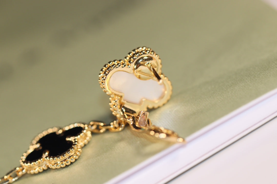 [Elitejewels]CLOVER EARRINGS GOLD ONYX MOP 3 MOTIF