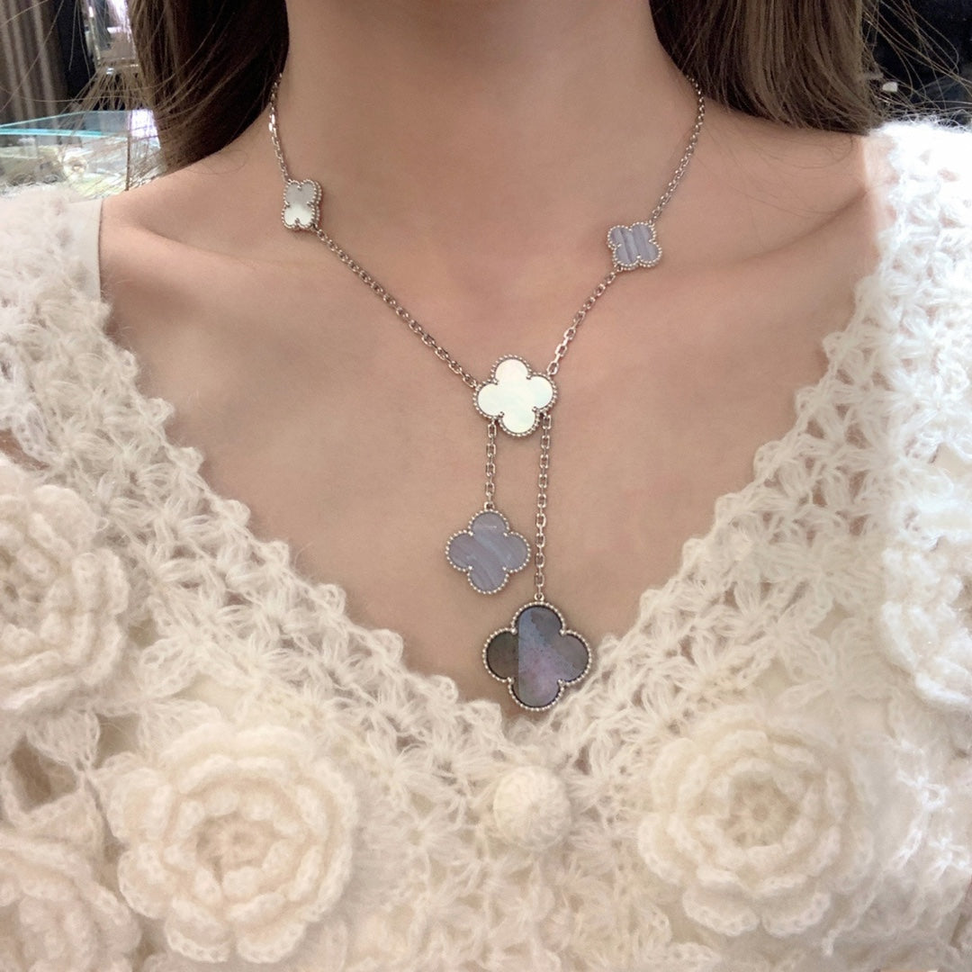 [Elitejewels]クローバーモップカルセドニーネックレスシルバー6モチーフ