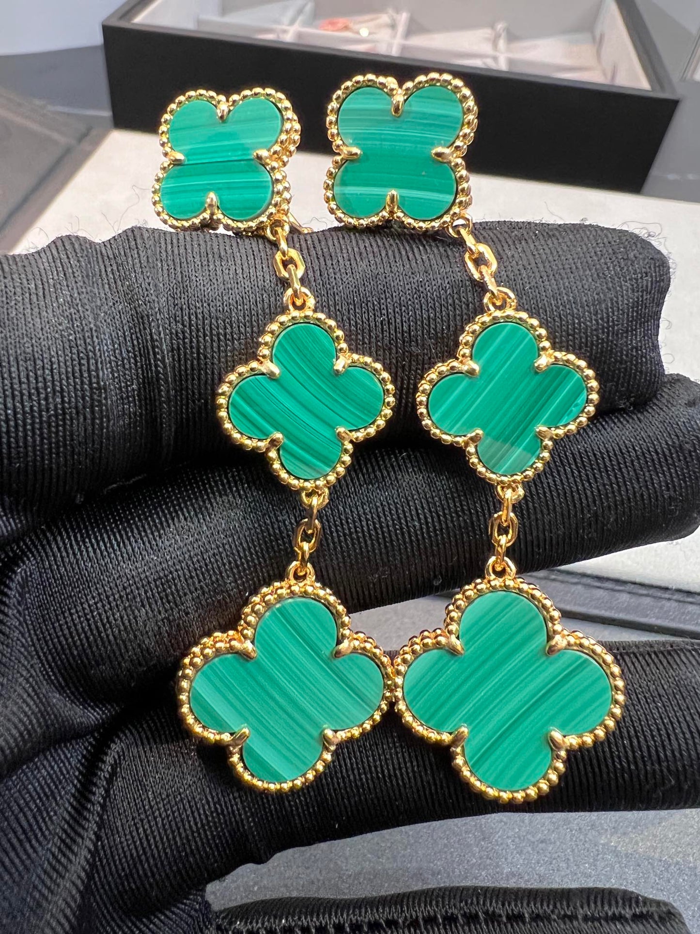 [Elitejewels]CLOVER MALACHITE 3 MOTIFS GOLD