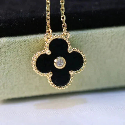 [Elitejewels]CLOVER 15MM DIAMOND ONYX NECKLACE