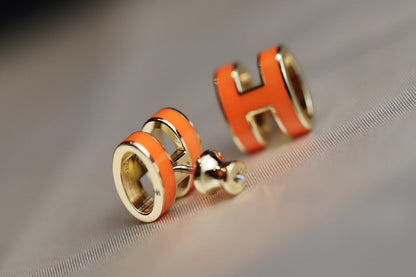 [Elitejewels]MINI POP H EARRINGS ORANGE