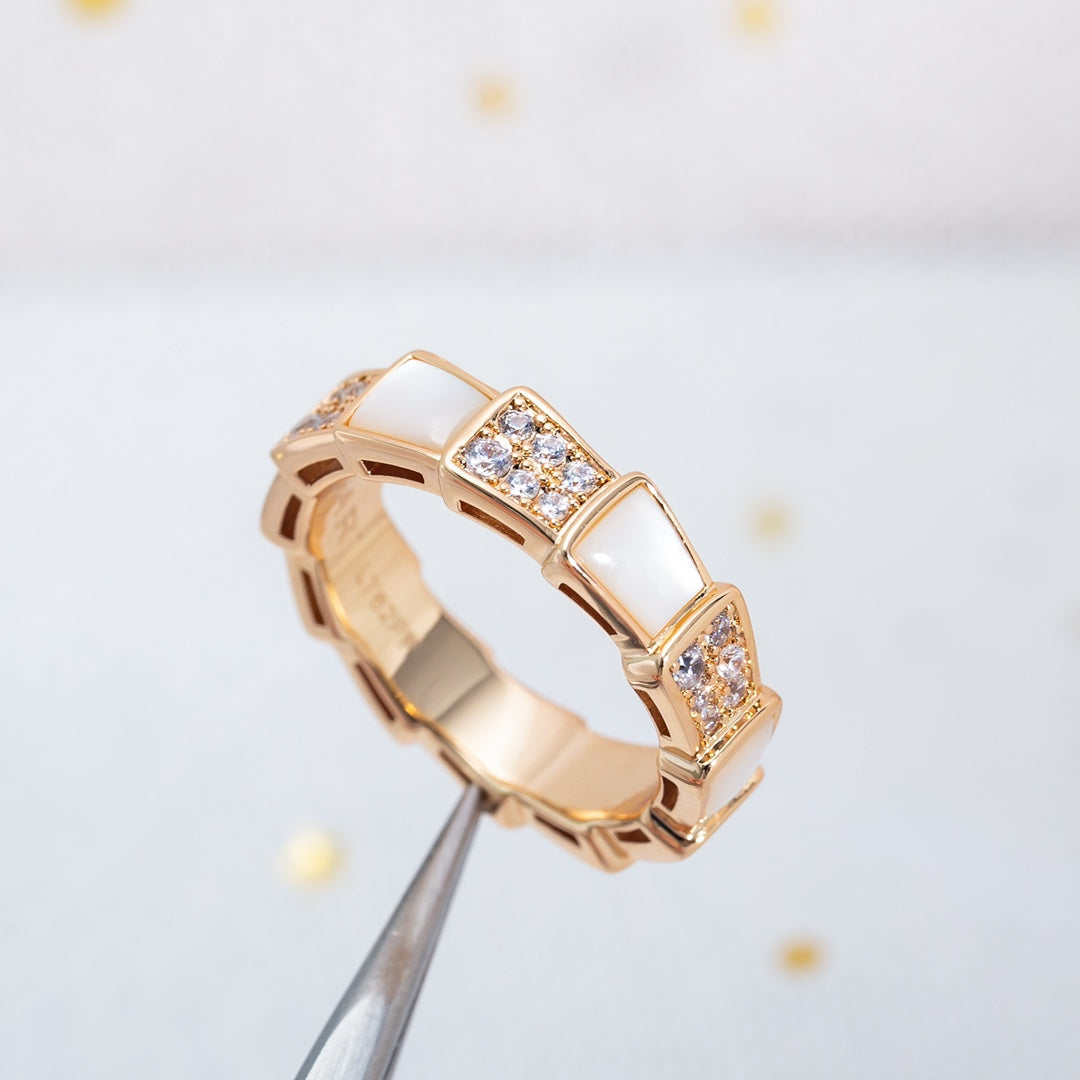 [Elitejewels]SERPENTI RING ROTGOLD MIT DIAMANTEN 4MM