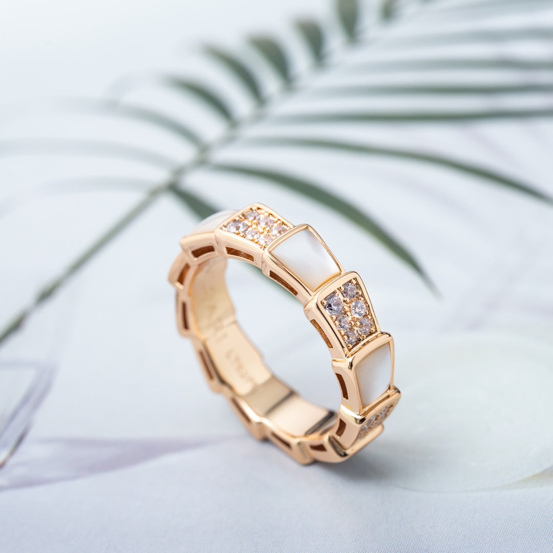 [Elitejewels]SERPENTI RING PINK GOLD MOP DIAMOND PAVED 4MM