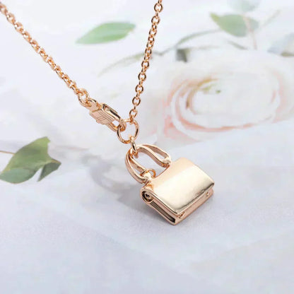 [Elitejewels]AMULETTE PEDANT ROSE GOLD NECKLACE