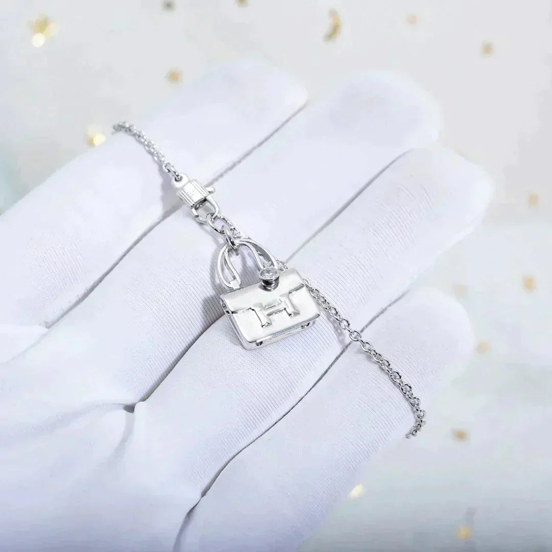 [Elitejewels]AMULETTE PEDANT SILVER NECKLACE