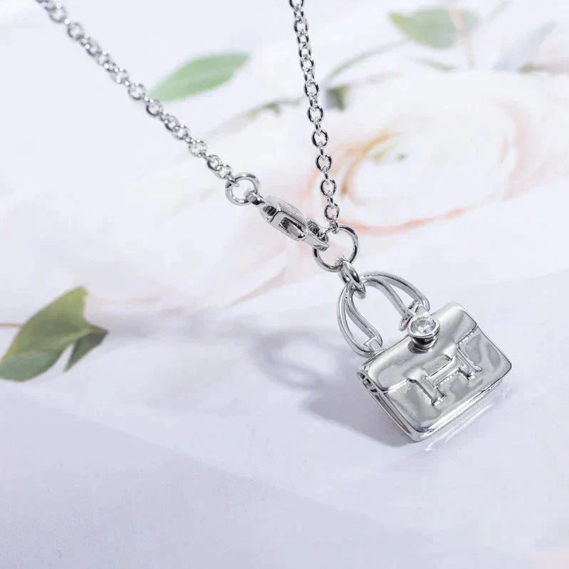 [Elitejewels]AMULETTE PEDANT SILVER NECKLACE