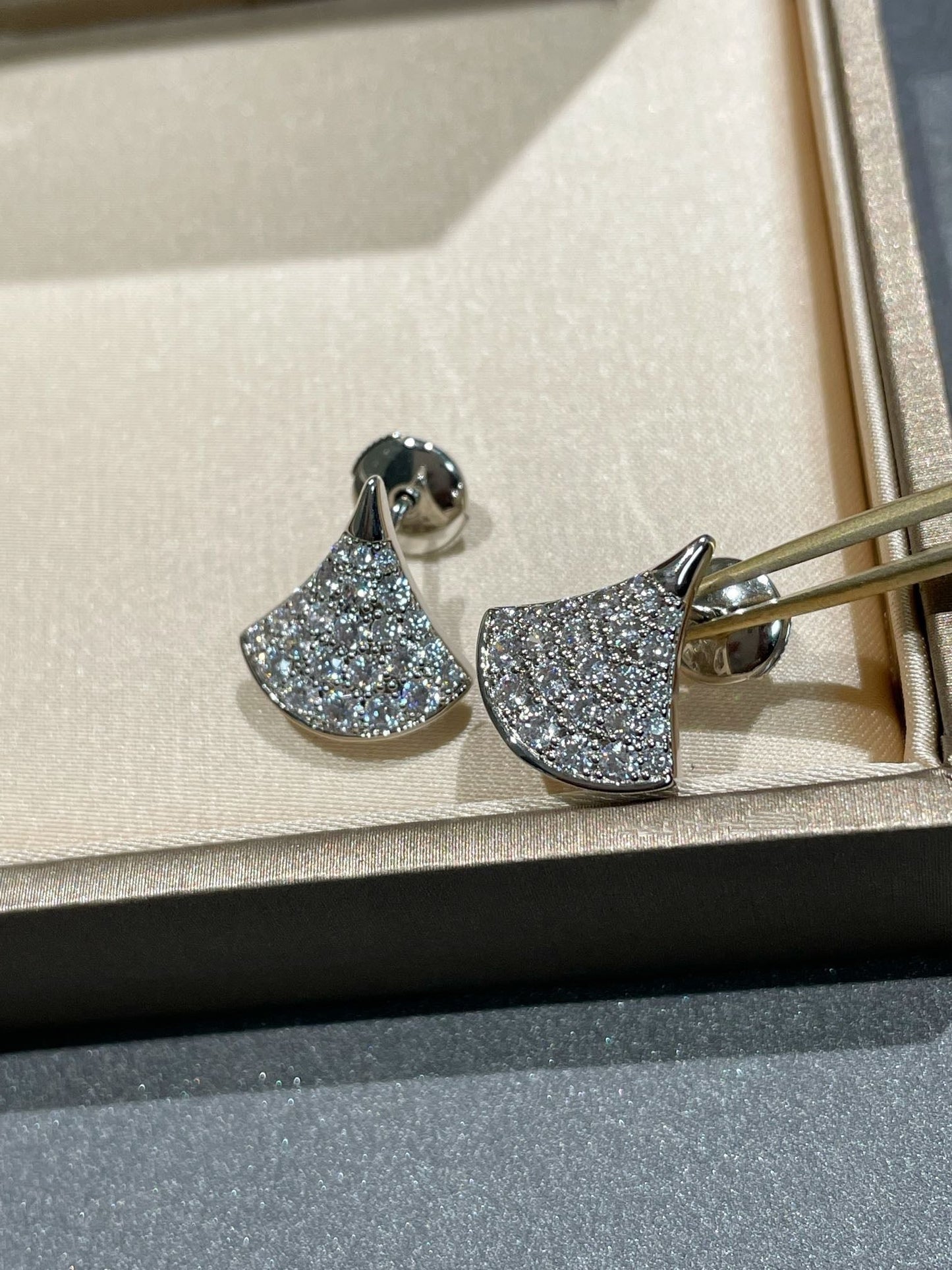 [Elitejewels]DREAM STUD EARRINGS DIAMOND