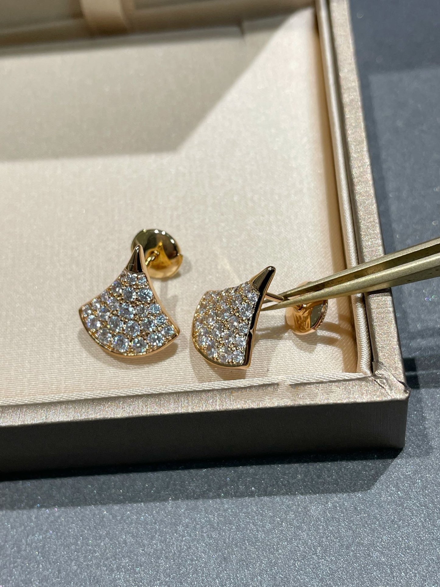 [Elitejewels]DREAM STUD EARRINGS DIAMOND