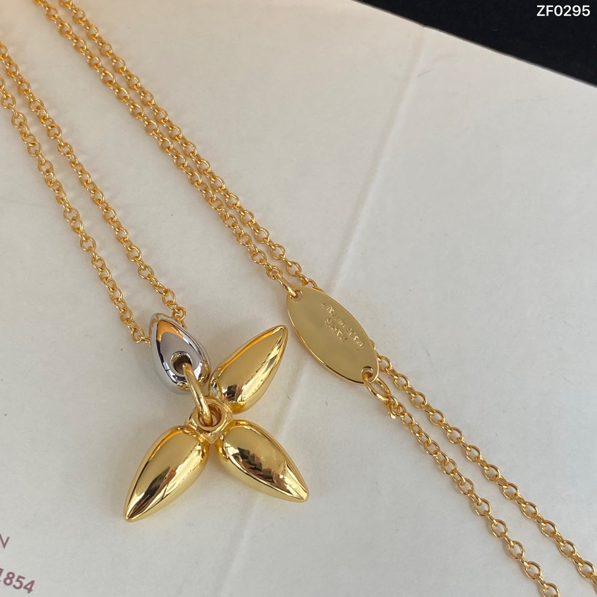 [Elitejewels]LOUISETTE PEDANT GOLD NECKLACE