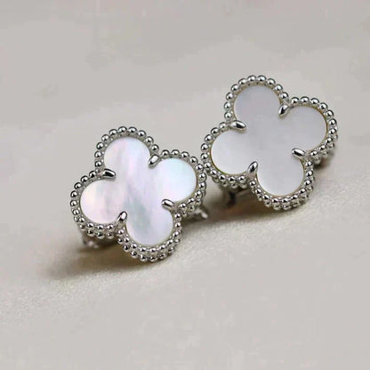 [Elitejewels]CLOVER MEDIUM 1 MOTIFS  WHITE MOP EARRINGS SILVER