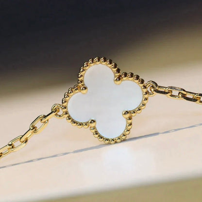 [Elitejewels]CLOVER 20 MOTIFS WHITE MOP NECKLACE