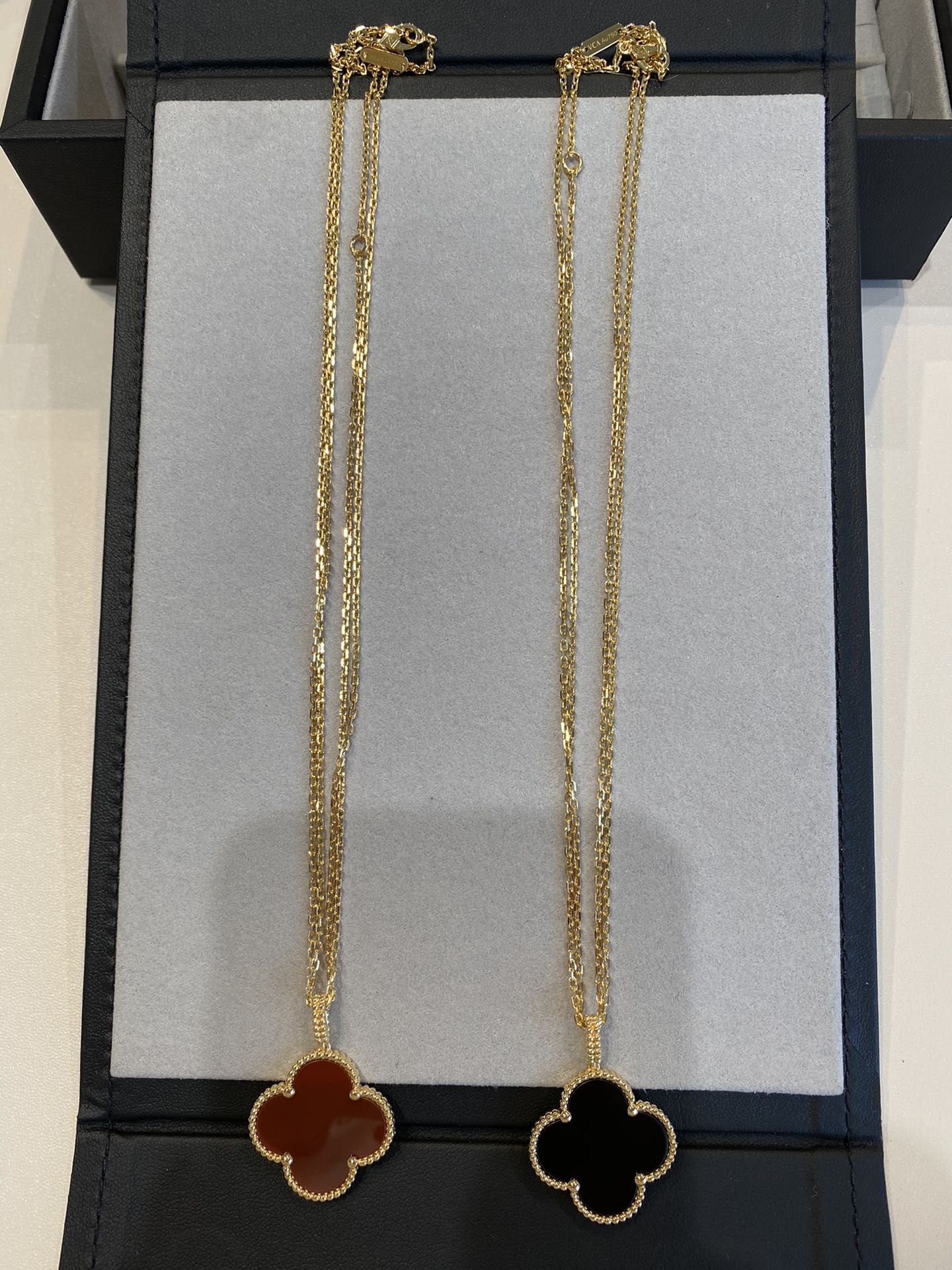 [Elitejewels]CLOVER 25MM NECKLACE GOLD CARNELIAN