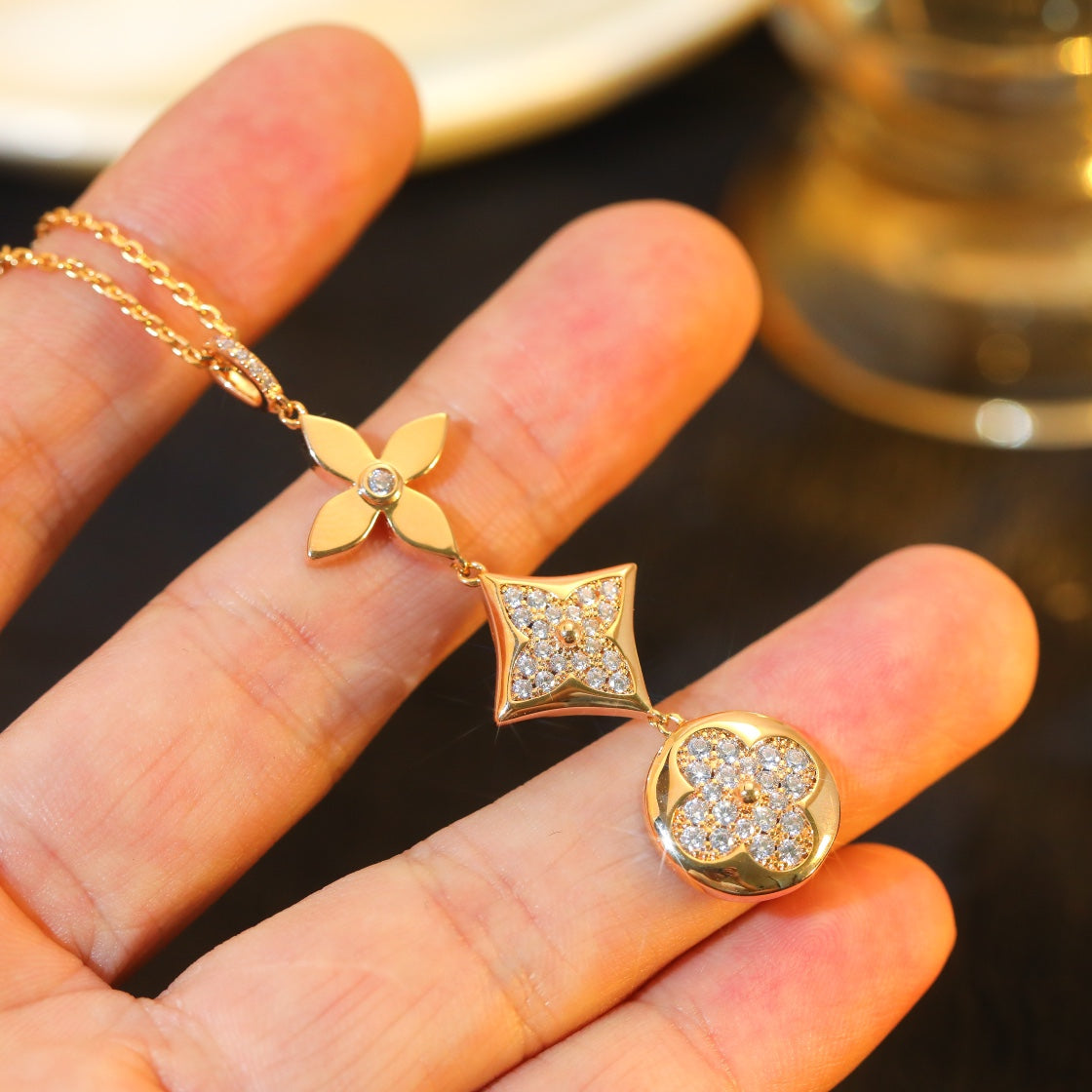 [Elitejewels]STAR AND SUN DIAMOND PINK GOLD NECKLACE