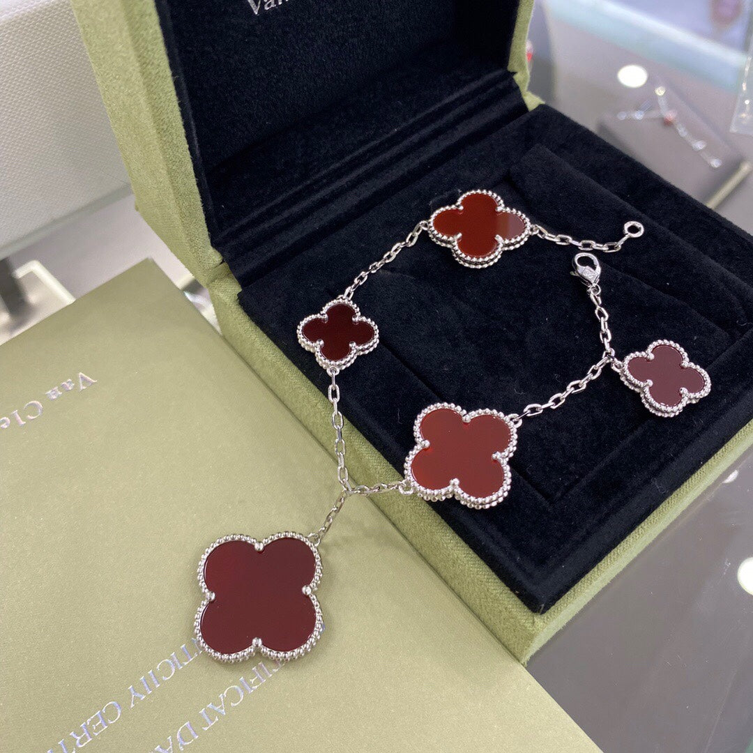 [Elitejewels]CLOVER 5 MOTIFS SIVLER CARNELIAN BRACELET