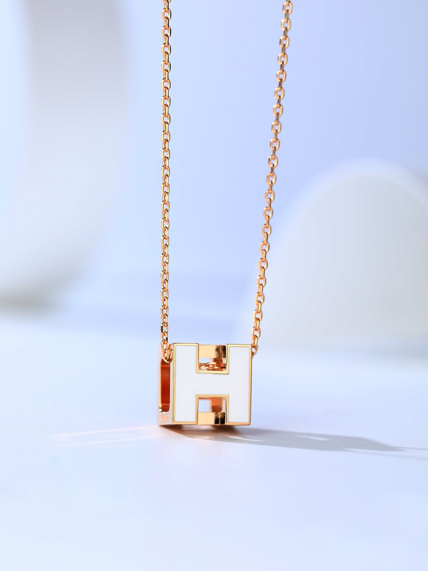 [Elitejewels]H CAGE PINK GOLD NECKLACE