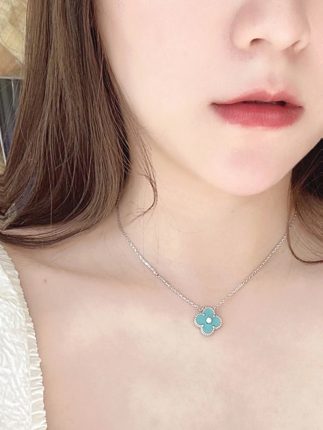 [Elitejewels]CLOVER 1 DIAMOND LIGHT BLUE SILVER NECKLACE