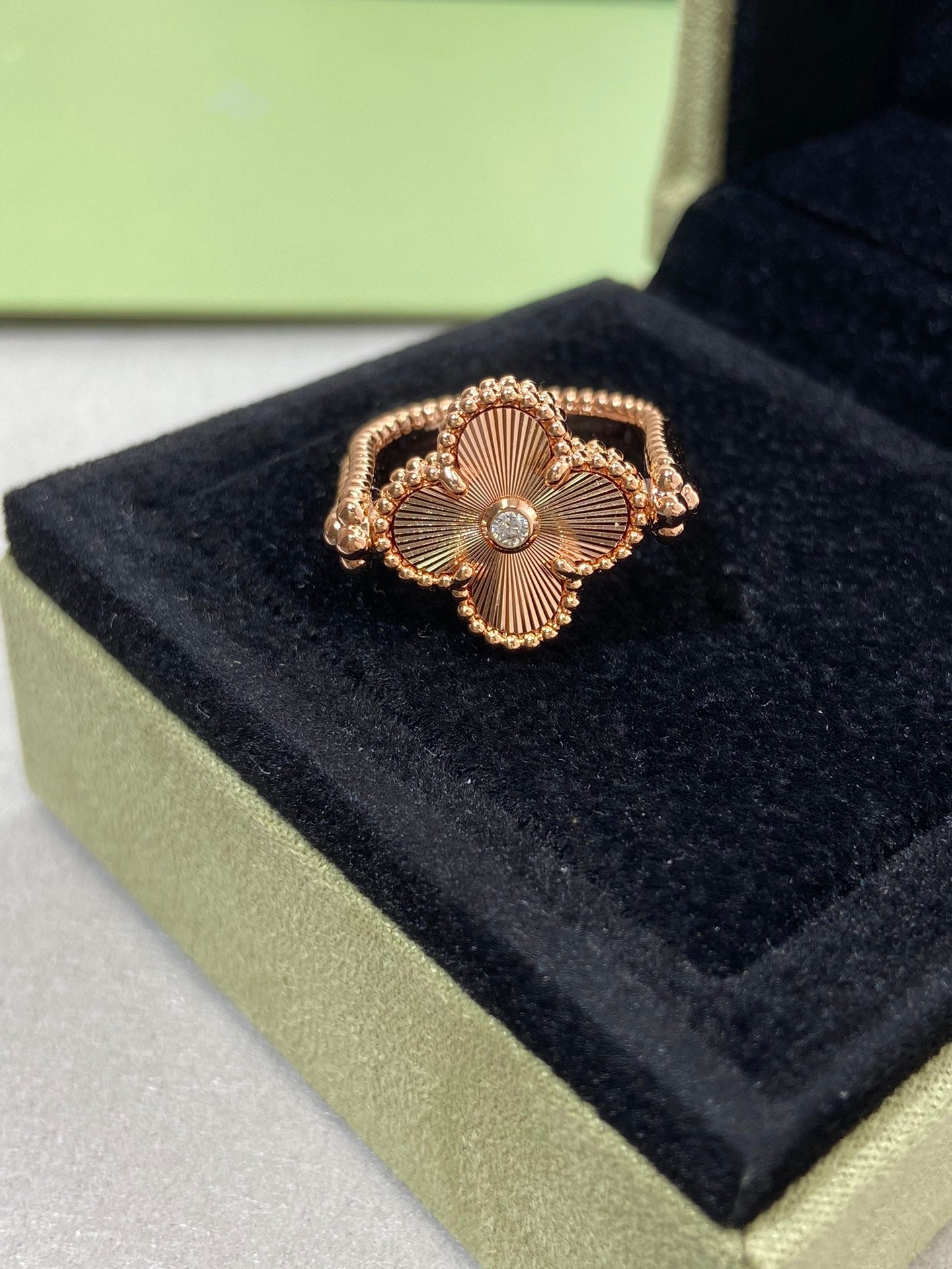 [Elitejewels]CLOVER RIVERSIBLE ROSE GOLD RING