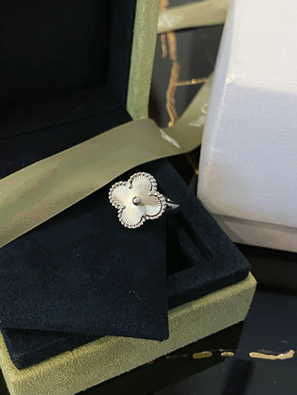 [Elitejewels]CLOVER SILVER RING