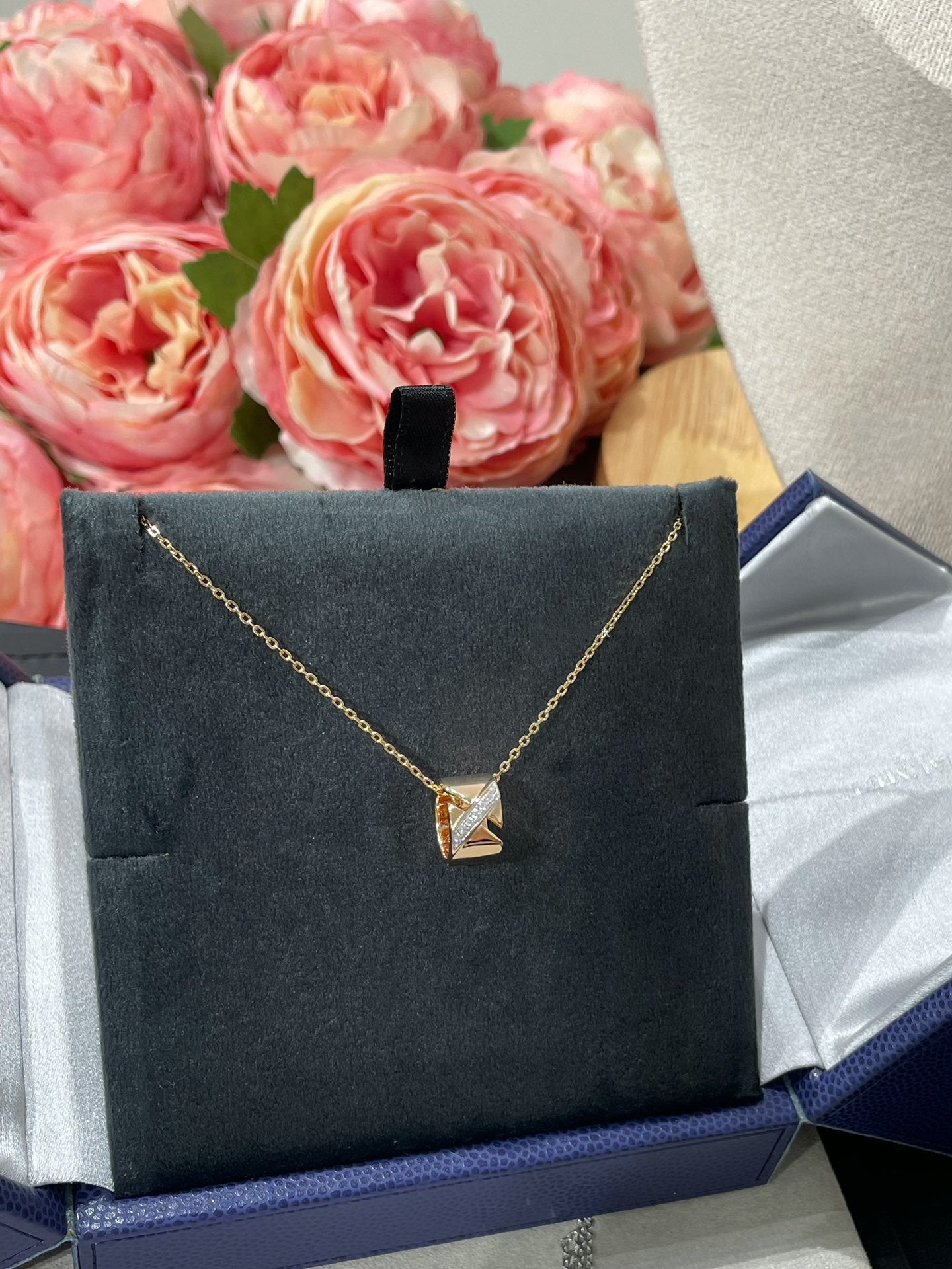 [Elitejewels]LIENS EVIDENCE DIAMOND NECKLACE