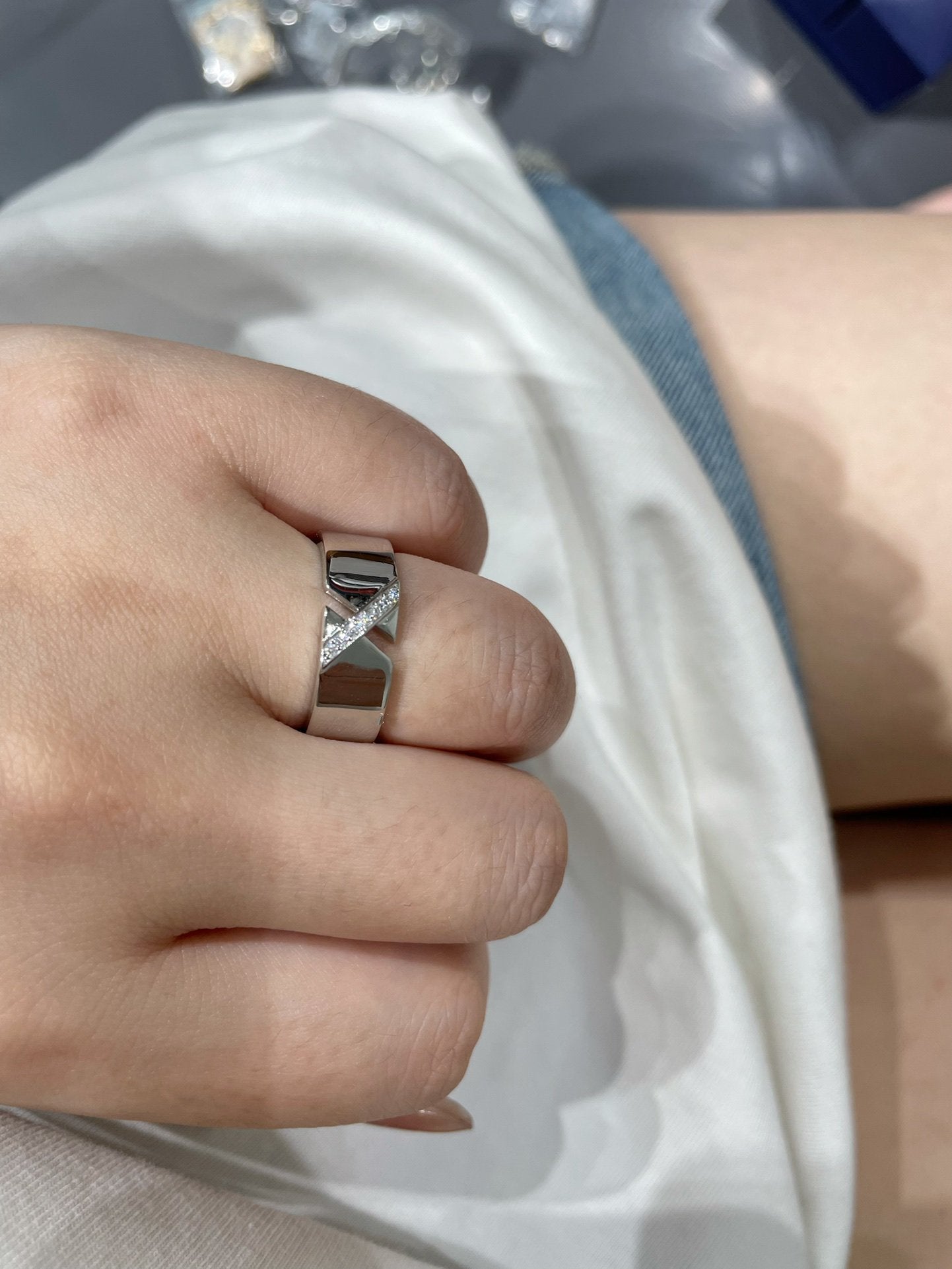 [Elitejewels]LIENS EVIDENCE DIAOMOND RING