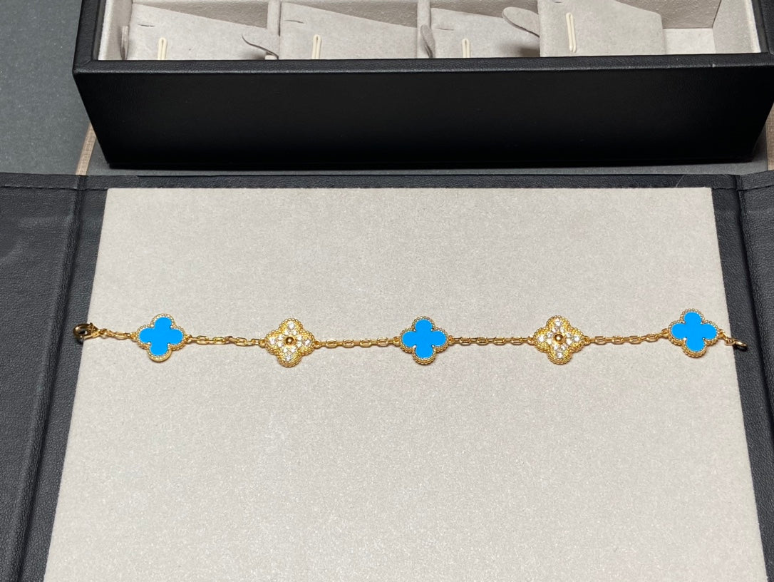 [Elitejewels]CLOVER 5 MOTIF BLUE CHALCEDONY DIAMOND GOLD BRACELET