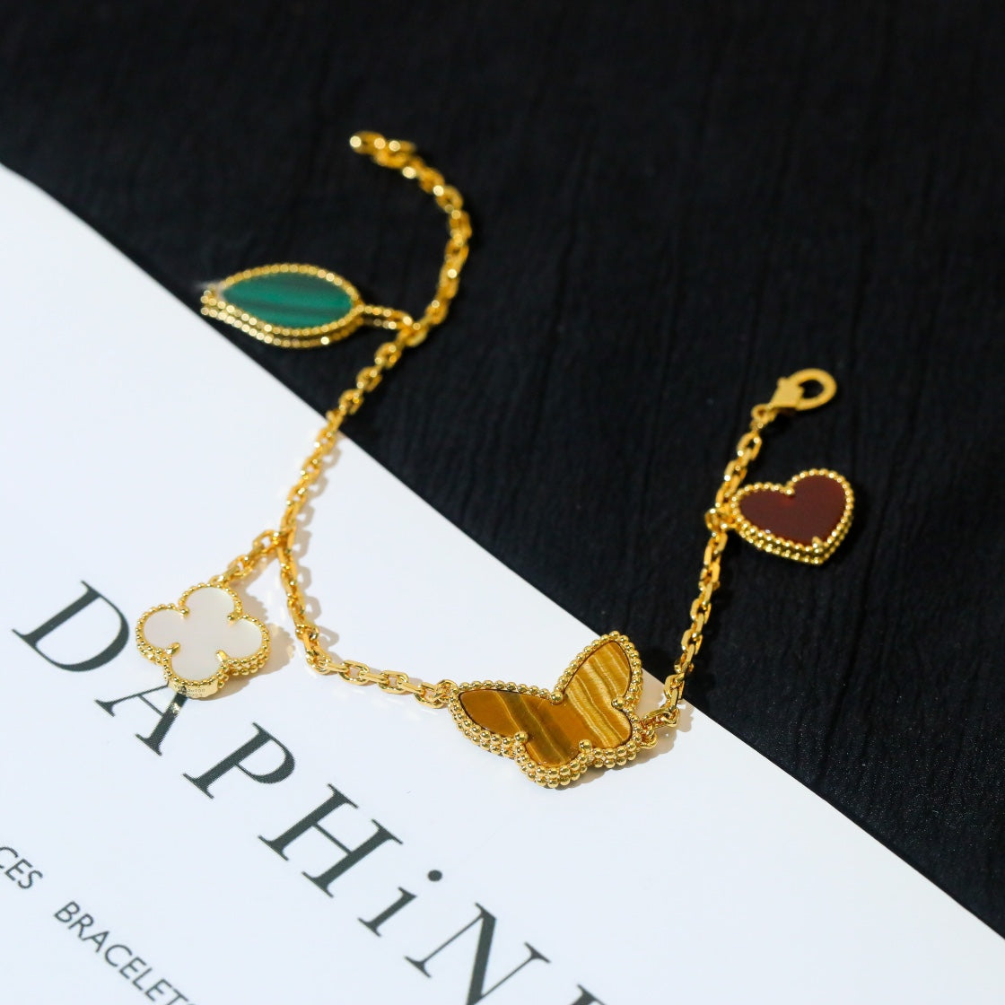 [Elitejewels]LUCKY SPRING 5 MOTIF GOLD BRACELET