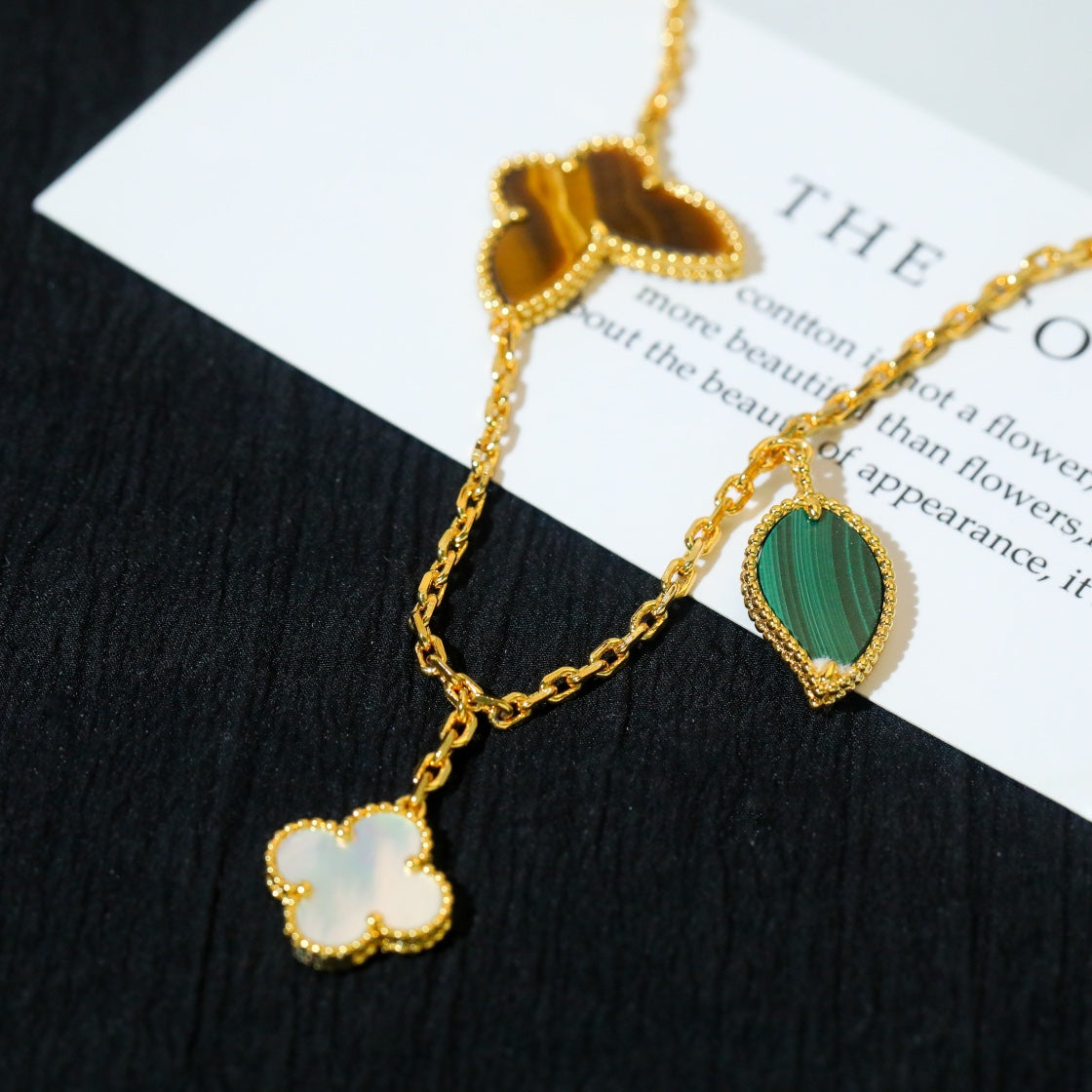 [Elitejewels]LUCKY SPRING 5 MOTIF GOLD BRACELET