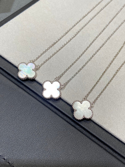 [Elitejewels]CLOVER 15MM WHITE MOP NECKLACE