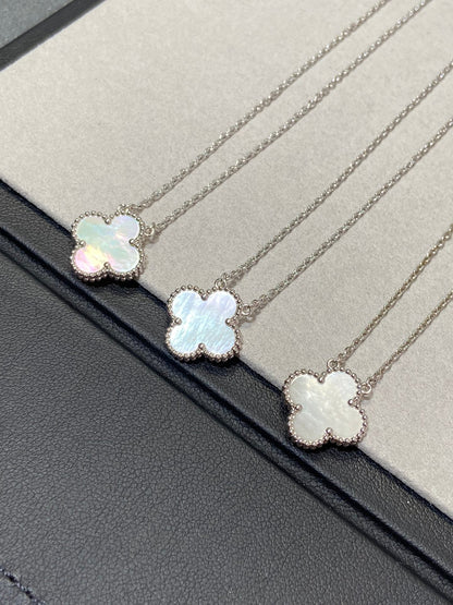 [Elitejewels]CLOVER 15MM WHITE MOP NECKLACE